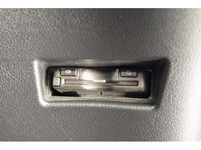 シエンタ ファンベースＧ　トヨタセーフティセンス　両側パワースライドドア　スマートキー　メモリーナビ　フルセグＴＶ　３６０°パノラミックビューモニター　ＥＴＣ　ＣＤ　ＤＶＤ（8枚目）