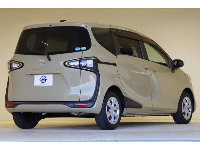 シエンタ ファンベースＧ　トヨタセーフティセンス　両側パワースライドドア　スマートキー　メモリーナビ　フルセグＴＶ　３６０°パノラミックビューモニター　ＥＴＣ　ＣＤ　ＤＶＤ（9枚目）