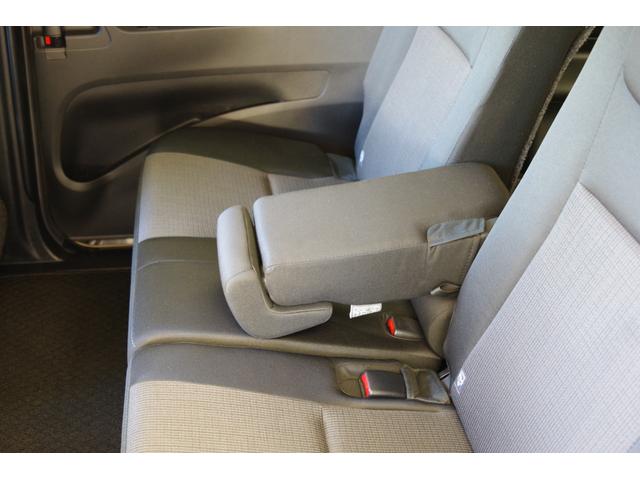 シエンタ ファンベースＧ　トヨタセーフティセンス　両側パワースライドドア　スマートキー　メモリーナビ　フルセグＴＶ　３６０°パノラミックビューモニター　ＥＴＣ　ＣＤ　ＤＶＤ（18枚目）