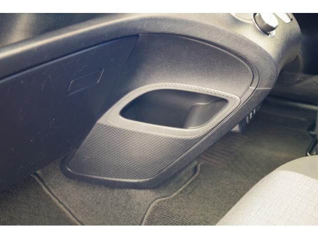 シエンタ ファンベースＧ　トヨタセーフティセンス　両側パワースライドドア　スマートキー　メモリーナビ　フルセグＴＶ　３６０°パノラミックビューモニター　ＥＴＣ　ＣＤ　ＤＶＤ（44枚目）