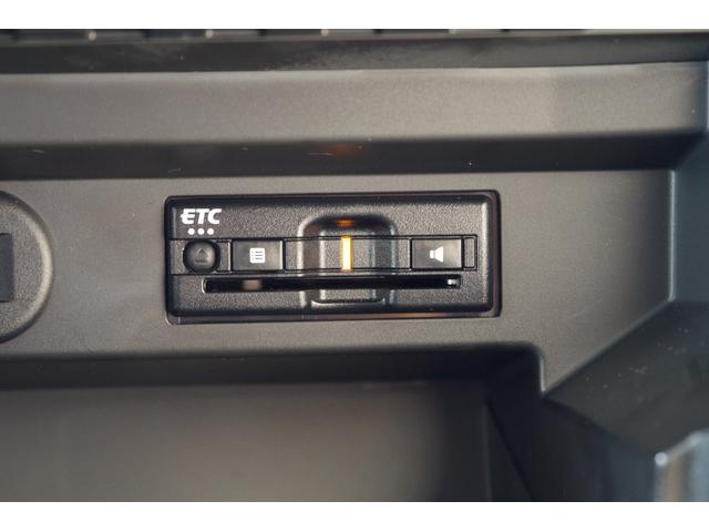 ソリオバンディット ハイブリッドＭＶ　衝突被害軽減ブレーキ　後退時ブレーキサポート　ＬＥＤヘッドライト　１５インチアルミ　両側パワースライドドア　シートヒーター　ヘッドＵＰディスプレイ　９型ワイドナビ　フルセグＴＶ　全方位カメラ　ＥＴＣ（8枚目）