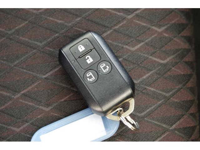 ソリオバンディット ハイブリッドＭＶ　衝突被害軽減ブレーキ　後退時ブレーキサポート　ＬＥＤヘッドライト　１５インチアルミ　両側パワースライドドア　シートヒーター　ヘッドＵＰディスプレイ　９型ワイドナビ　フルセグＴＶ　全方位カメラ　ＥＴＣ（25枚目）