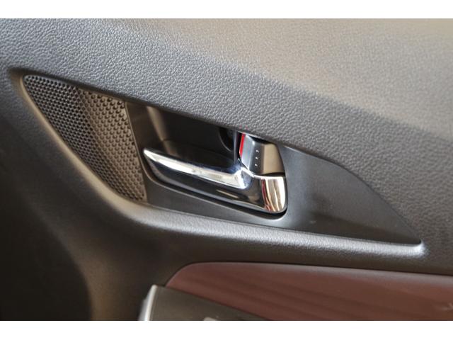 ソリオバンディット ハイブリッドＭＶ　衝突被害軽減ブレーキ　後退時ブレーキサポート　ＬＥＤヘッドライト　１５インチアルミ　両側パワースライドドア　シートヒーター　ヘッドＵＰディスプレイ　９型ワイドナビ　フルセグＴＶ　全方位カメラ　ＥＴＣ（44枚目）