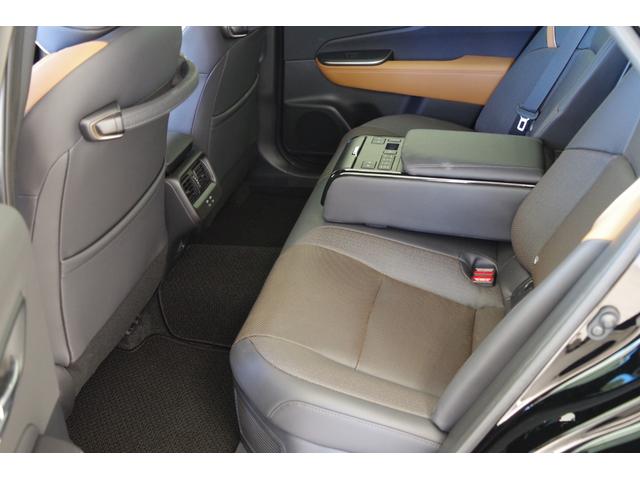 クラウンクロスオーバー RSアドバンスド ムーンルーフ 寒冷地仕様 デジタルインナーミラー 電動リアゲート 本革パワーシート シートクーラーヒーター ステアリングヒーター ワイヤレス充電器 全方位カメラ ETC2.0(42枚目)