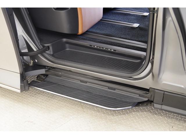 ヴェルファイア Z プレミア ターボ メーカーオプション(ユニバーサルステップ+JBLプレミアムサウンド&14インチリヤエンターテイメントシステム) ムーンルーフ 14型ディスプレイオーディオ リヤエンターテイメントシステム(12枚目)