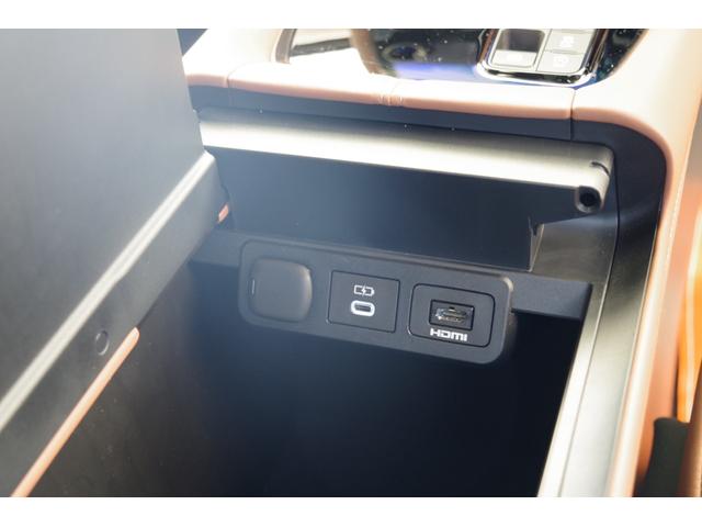 ヴェルファイア Z プレミア ターボ メーカーオプション(ユニバーサルステップ+JBLプレミアムサウンド&14インチリヤエンターテイメントシステム) ムーンルーフ 14型ディスプレイオーディオ リヤエンターテイメントシステム(22枚目)