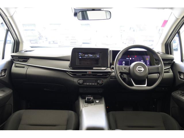 ノート Ｓ　ＣＤオーディオ　ＥＴＣ　衝突被害軽減ブレーキ　障害物センサー　電動格納ドアミラー　プライバシーガラス　スマートキー（4枚目）