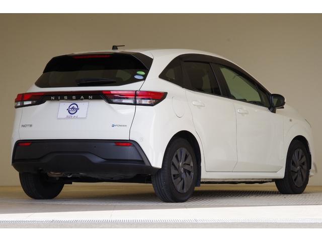 ノート Ｓ　ＣＤオーディオ　ＥＴＣ　衝突被害軽減ブレーキ　障害物センサー　電動格納ドアミラー　プライバシーガラス　スマートキー（9枚目）