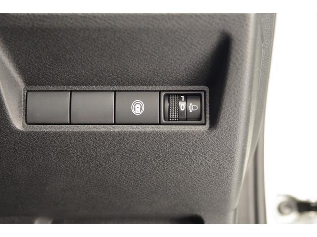 ノート Ｓ　ＣＤオーディオ　ＥＴＣ　衝突被害軽減ブレーキ　障害物センサー　電動格納ドアミラー　プライバシーガラス　スマートキー（16枚目）