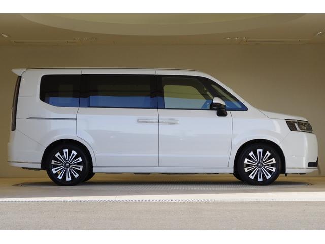 ステップワゴン ｅ：ＨＥＶスパーダ　プレミアムライン　ＬＥＤヘッドライト　１７インチアルミ　パワーテールゲート　両側パワースライドドア　２列目シートヒーター　スマートキー　フルセグＴＶ　１０．１型後席用フリップダウンモニター　全方位カメラ　ＥＴＣ（32枚目）