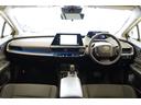 プリウス Ｇ　８型ディスプレイオーディオ　ナビ　フルセグＴＶ　バックカメラ　ＥＴＣ２．０　ブラインドスポットモニター　ＬＥＤヘッドライト　１９インチアルミホイール　トヨタセーフティセンス　パーキングサポートブレーキ（4枚目）
