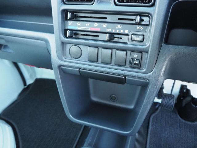 キャリイトラック ＫＣエアコン・パワステ　２ＷＤ　５ＭＴ　ドアバイザー　フロアマット　荷台マット　アッパーメンバーガード　アングルポストプロテクター　走行１．３万ｋｍ　タイヤ４本新品交換　車検整備付　保証付き　グー故障診断済（45枚目）