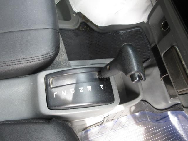 ミニキャブトラック ＶＸ－ＳＥ　４ＷＤ　３速ＡＴ　エアコン　パワステ　レザー調シートカバー（17枚目）