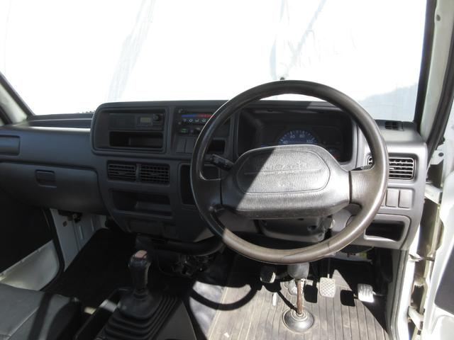 サンバートラック ＴＢ　４ＷＤ　５速ＭＴ　エアコン付き　パワステ無し（15枚目）