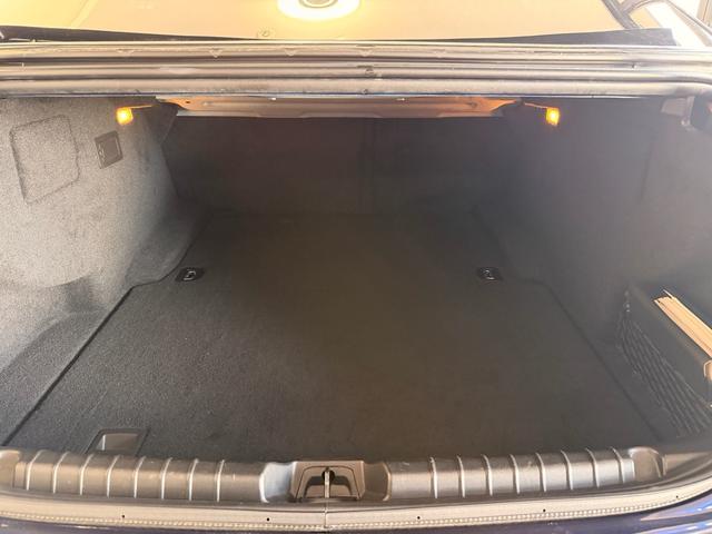 ギブリ Ｓ　赤レザーシート　パワーシート　純正アルミホイール　パドルシフト　純正ナビ　バックカメラ　クルーズコントロール　ステアリングリモコン　ディスチャージヘッドライト　ＥＴＣ（32枚目）