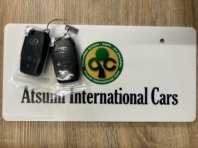 プリウス Ｇ　登録費用済未使用　純正ナビ　パノラミックビューカメラ　ＡＣＣ　ＥＴＣ　ＬＥＤヘッドライト（2枚目）