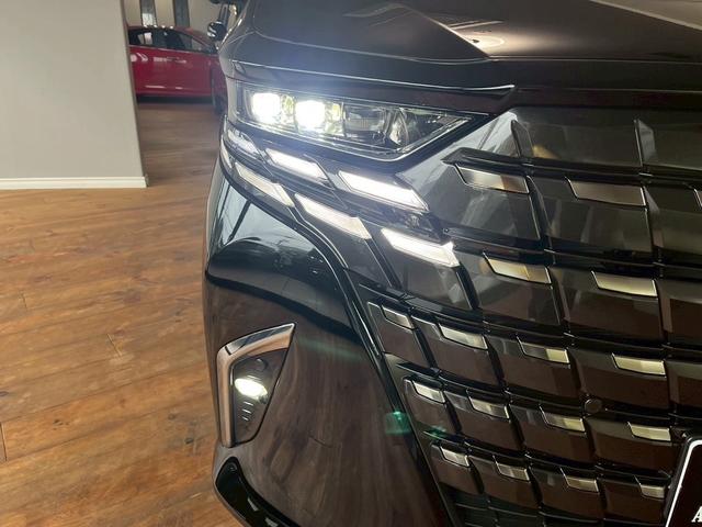 アルファード Ｚ　登録済未使用車　ムーンルーフ　ユニバーサルステップ　純正ナビゲーションシステム＆アラウンドビューモニター　ＥＴＣ（5枚目）