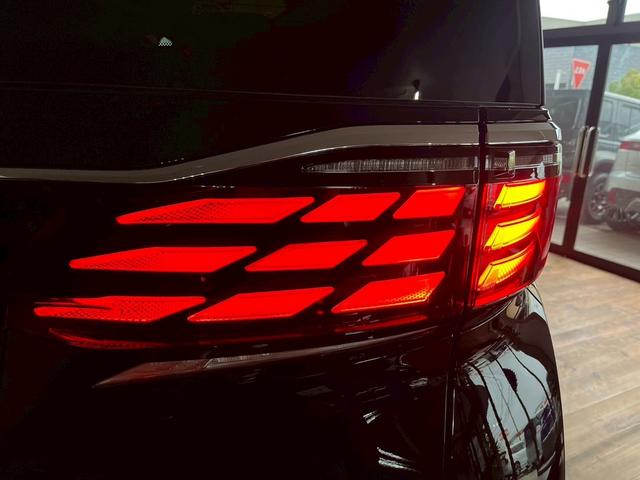 アルファード Ｚ　登録済未使用車　ムーンルーフ　ユニバーサルステップ　純正ナビゲーションシステム＆アラウンドビューモニター　ＥＴＣ（7枚目）