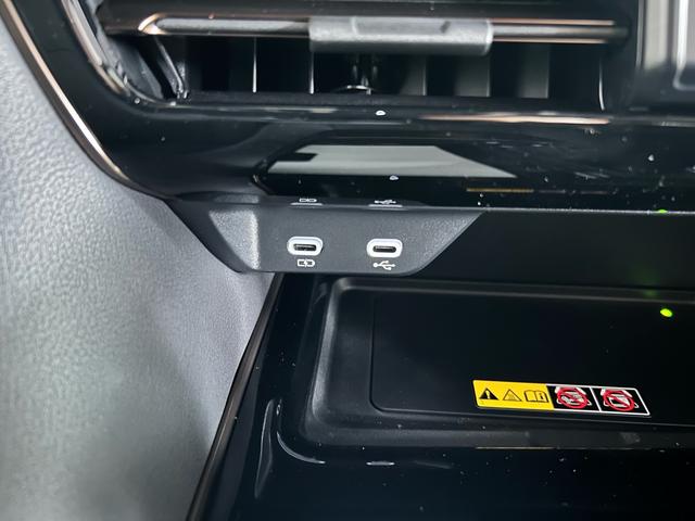 アルファード Ｚ　登録済未使用車　ムーンルーフ　ユニバーサルステップ　純正ナビゲーションシステム＆アラウンドビューモニター　ＥＴＣ（22枚目）