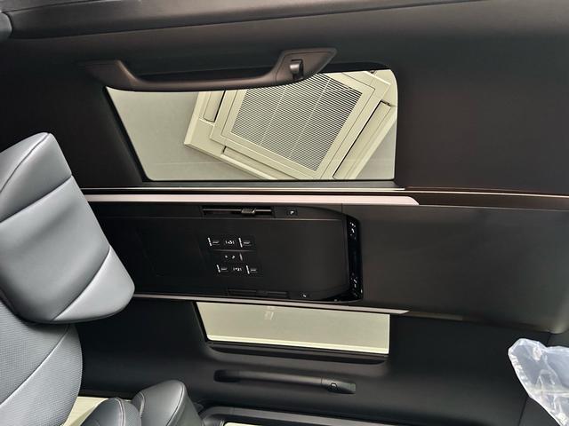 アルファード Ｚ　登録済未使用車　ムーンルーフ　ユニバーサルステップ　純正ナビゲーションシステム＆アラウンドビューモニター　ＥＴＣ（29枚目）