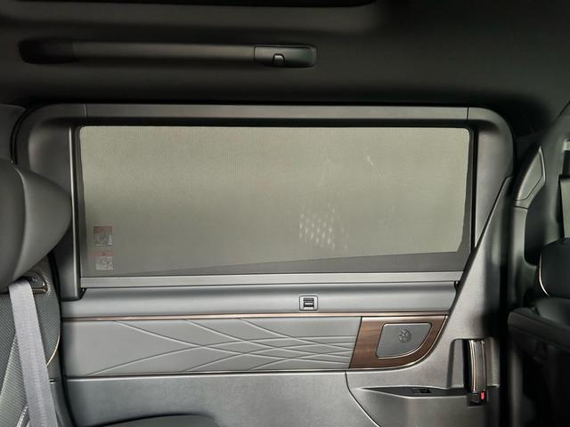 アルファード Ｚ　登録済未使用車　ムーンルーフ　ユニバーサルステップ　純正ナビゲーションシステム＆アラウンドビューモニター　ＥＴＣ（31枚目）