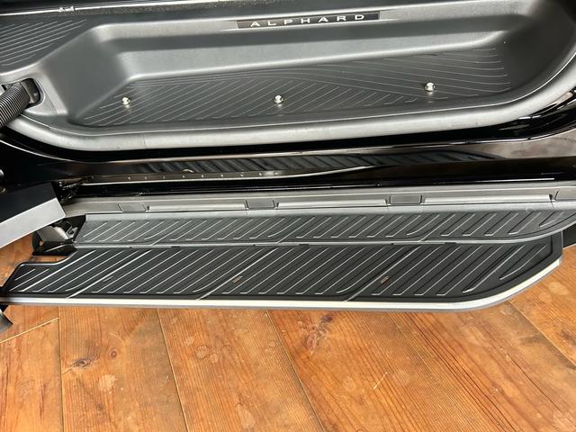 アルファード Ｚ　登録済未使用車　ムーンルーフ　ユニバーサルステップ　純正ナビゲーションシステム＆アラウンドビューモニター　ＥＴＣ（36枚目）