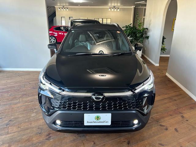 カローラクロス ハイブリッド　Ｚ　登録済未使用車　ＡＣＣ　１０．５インチディスプレイオーディオ　シートヒーター　バックカメラ　ＥＴＣ　ＢＳＭ（3枚目）