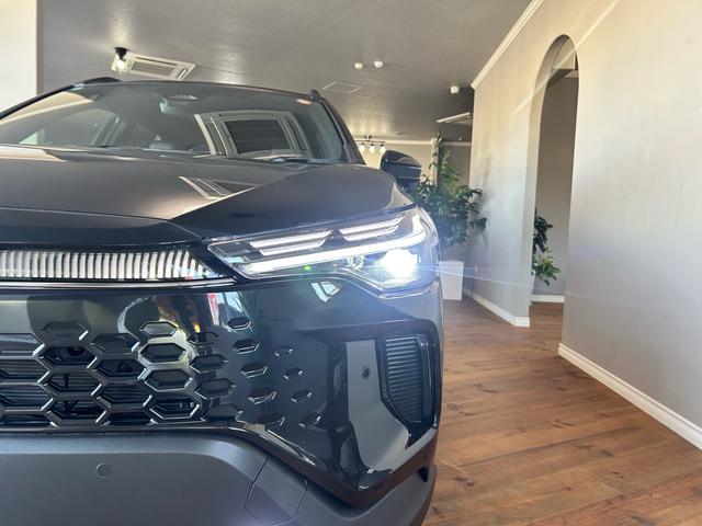 カローラクロス ハイブリッド　Ｚ　登録済未使用車　ＡＣＣ　１０．５インチディスプレイオーディオ　シートヒーター　バックカメラ　ＥＴＣ　ＢＳＭ（5枚目）