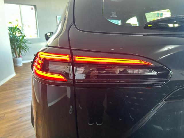 カローラクロス ハイブリッド　Ｚ　登録済未使用車　ＡＣＣ　１０．５インチディスプレイオーディオ　シートヒーター　バックカメラ　ＥＴＣ　ＢＳＭ（9枚目）