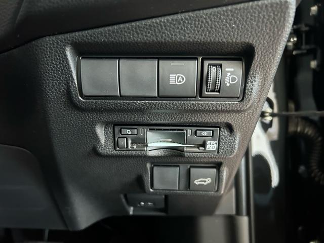 カローラクロス ハイブリッド　Ｚ　登録済未使用車　ＡＣＣ　１０．５インチディスプレイオーディオ　シートヒーター　バックカメラ　ＥＴＣ　ＢＳＭ（15枚目）