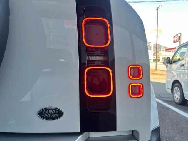 ディフェンダー １１０ＳＥ　１オーナー　禁煙車　車検２年付き　ＡＣＣ　ピビプロナビゲーション　３６０度カメラ　ＥＴＣ　ドライブレコーダー　シートヒーター（13枚目）