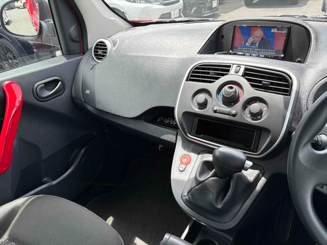 カングー アクティフ　クラリオンナビ　後席モニターアルパイン　ＴＶ　Ｂカメラ　ＥＴＣ　ＣＤ／ＤＶＤ　ＦＭ／ＡＭ　Ｂｌｕｅｔｏｏｔｈ　両側スライドドア　キーレス（26枚目）
