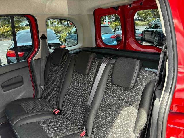カングー アクティフ　クラリオンナビ　後席モニターアルパイン　ＴＶ　Ｂカメラ　ＥＴＣ　ＣＤ／ＤＶＤ　ＦＭ／ＡＭ　Ｂｌｕｅｔｏｏｔｈ　両側スライドドア　キーレス（39枚目）