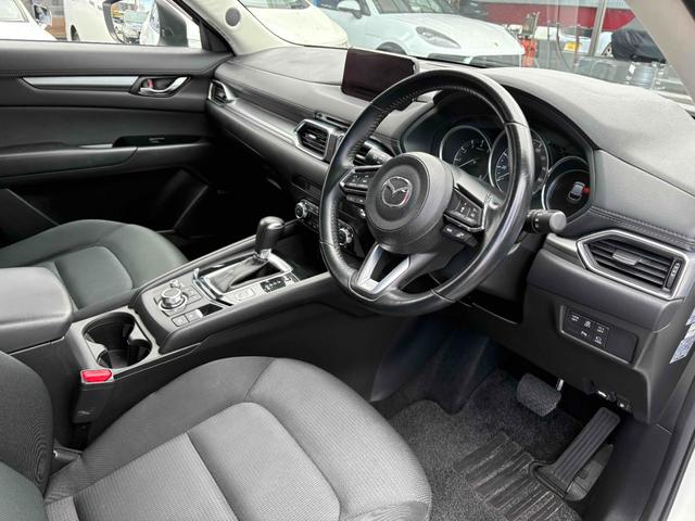 ＣＸ－５ ２０Ｓ　プロアクティブ　純正１９インチＡＷ　ＢＯＳＥサウンド　ナビ　ＴＶ　ＥＴＣ　バックカメラ　サイドカメラ　ＢＴ　ＣＤ／ＤＶＤ　アダプティブクルーズ　コーナーセンサー　ステアリングスイッチ　デュアルエアコン　ＵＳＢポート（25枚目）