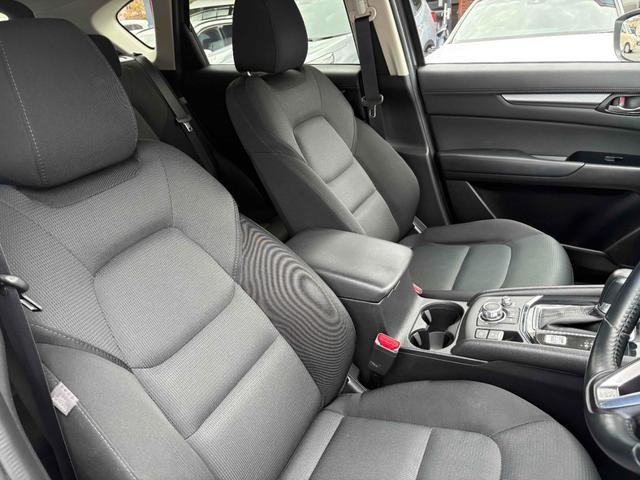ＣＸ－５ ２０Ｓ　プロアクティブ　純正１９インチＡＷ　ＢＯＳＥサウンド　ナビ　ＴＶ　ＥＴＣ　バックカメラ　サイドカメラ　ＢＴ　ＣＤ／ＤＶＤ　アダプティブクルーズ　コーナーセンサー　ステアリングスイッチ　デュアルエアコン　ＵＳＢポート（26枚目）