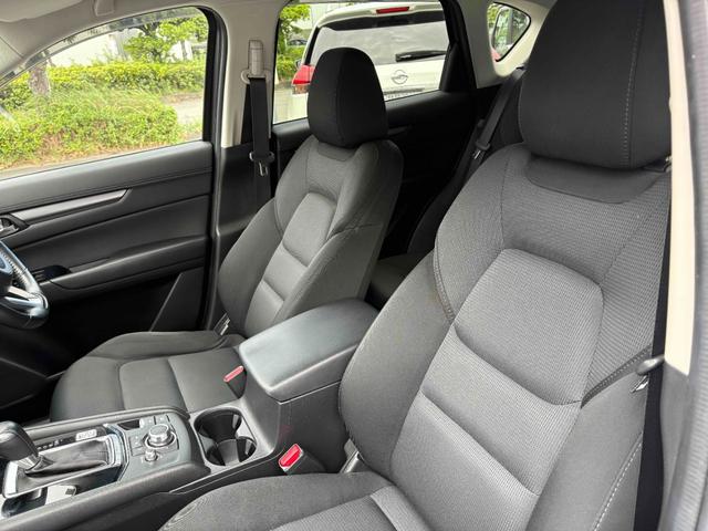 ＣＸ－５ ２０Ｓ　プロアクティブ　純正１９インチＡＷ　ＢＯＳＥサウンド　ナビ　ＴＶ　ＥＴＣ　バックカメラ　サイドカメラ　ＢＴ　ＣＤ／ＤＶＤ　アダプティブクルーズ　コーナーセンサー　ステアリングスイッチ　デュアルエアコン　ＵＳＢポート（28枚目）