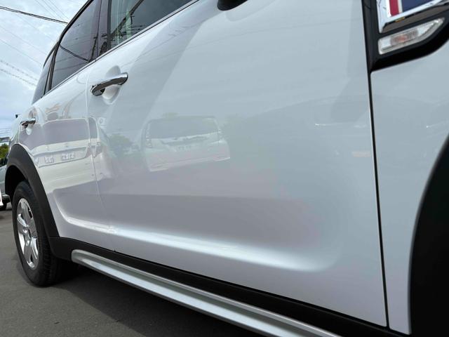 ＭＩＮＩ クロスオーバー　バッキンガム　純正１６インチＡＷ　ルーフレール　ナビ　クルーズコントロール　ＥＴＣ　Ｂｌｕｅｔｏｏｔｈ　ＦＭ／ＡＭ　ステアリングスイッチ　ＬＥＤヘッドランプ／フォグランプ　スマートキー　アイドリングストップ（8枚目）