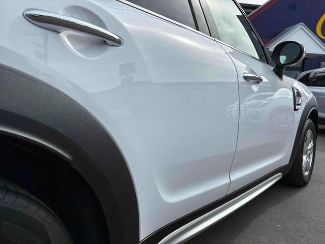 ＭＩＮＩ クロスオーバー　バッキンガム　純正１６インチＡＷ　ルーフレール　ナビ　クルーズコントロール　ＥＴＣ　Ｂｌｕｅｔｏｏｔｈ　ＦＭ／ＡＭ　ステアリングスイッチ　ＬＥＤヘッドランプ／フォグランプ　スマートキー　アイドリングストップ（11枚目）