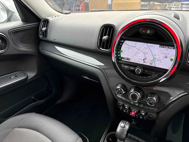 ＭＩＮＩ クロスオーバー　バッキンガム　純正１６インチＡＷ　ルーフレール　ナビ　クルーズコントロール　ＥＴＣ　Ｂｌｕｅｔｏｏｔｈ　ＦＭ／ＡＭ　ステアリングスイッチ　ＬＥＤヘッドランプ／フォグランプ　スマートキー　アイドリングストップ（22枚目）