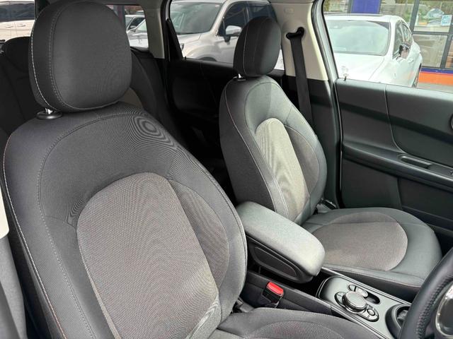 ＭＩＮＩ クロスオーバー　バッキンガム　純正１６インチＡＷ　ルーフレール　ナビ　クルーズコントロール　ＥＴＣ　Ｂｌｕｅｔｏｏｔｈ　ＦＭ／ＡＭ　ステアリングスイッチ　ＬＥＤヘッドランプ／フォグランプ　スマートキー　アイドリングストップ（28枚目）