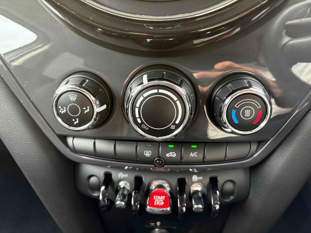 ＭＩＮＩ クロスオーバー　バッキンガム　純正１６インチＡＷ　ルーフレール　ナビ　クルーズコントロール　ＥＴＣ　Ｂｌｕｅｔｏｏｔｈ　ＦＭ／ＡＭ　ステアリングスイッチ　ＬＥＤヘッドランプ／フォグランプ　スマートキー　アイドリングストップ（37枚目）