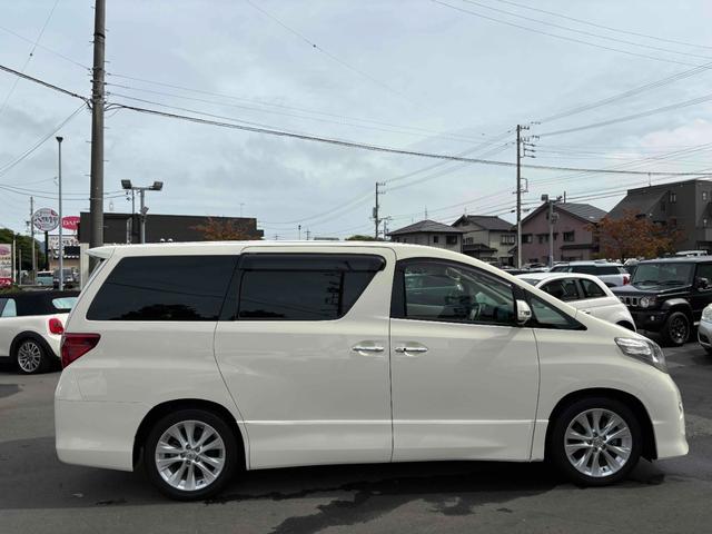 オシャレな純正アルミホイール♪