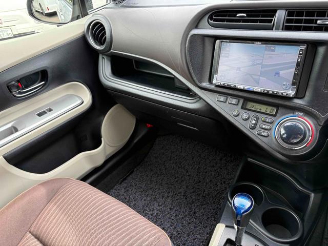 アクア G 車検令和9年2月 ETC スマートキー 15インチAW LEDランプ EVモード エコモード オートエアコン オートライト 電動格納ミラー クリーニング済み(23枚目)