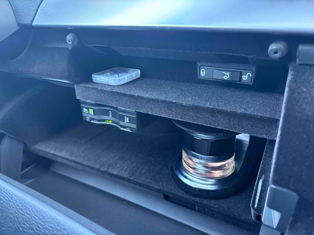 Cクラス C180アバンギャルド AMGライン 18インチAW 黒革シート ナビ TV ETC Bカメラ ドラレコ BT アダプティブクルーズ ブラインドスポットモニター パワーシート パワーバックドア F/Rコーナーセンサー(43枚目)