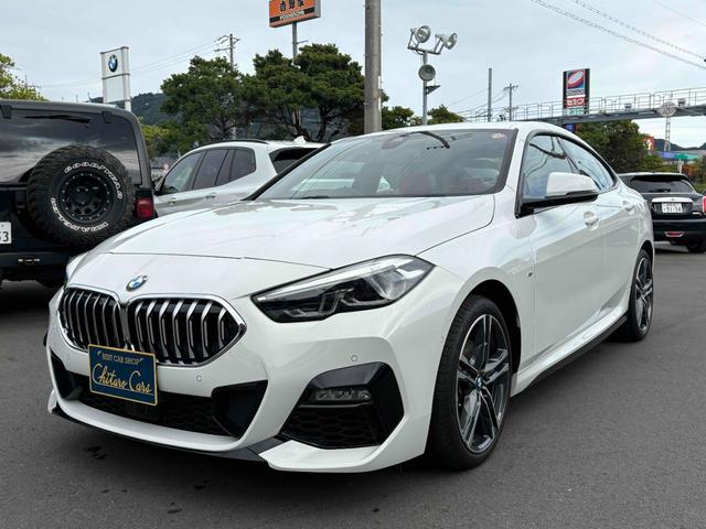 2シリーズ 218iグランクーペ Mスポーツ Mスポーツ サンルーフ 赤革シート アダプティブクルーズ カープレイ 18インチAW ナビ ETC Bカメラ コーナーセンサー F/Rドラレコ Bluetooth パワーシート(3枚目)