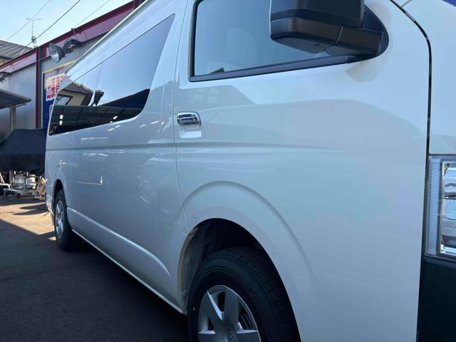 ハイエースコミューター スーパーロングＧＬ　登録済み未使用車　保証継承可　ＬＥＤヘッドランプ　パワースライドドア　パノラミックビューモニター　デジタルインナーミラー　ＳＲＳエアバック（6枚目）