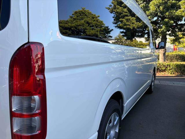 ハイエースコミューター スーパーロングＧＬ　登録済み未使用車　保証継承可　ＬＥＤヘッドランプ　パワースライドドア　パノラミックビューモニター　デジタルインナーミラー　ＳＲＳエアバック（8枚目）