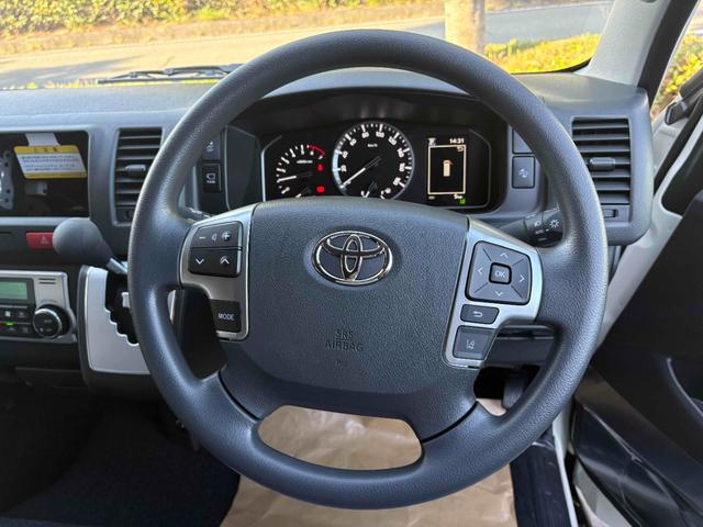 ハイエースコミューター スーパーロングＧＬ　登録済み未使用車　保証継承可　ＬＥＤヘッドランプ　パワースライドドア　パノラミックビューモニター　デジタルインナーミラー　ＳＲＳエアバック（21枚目）