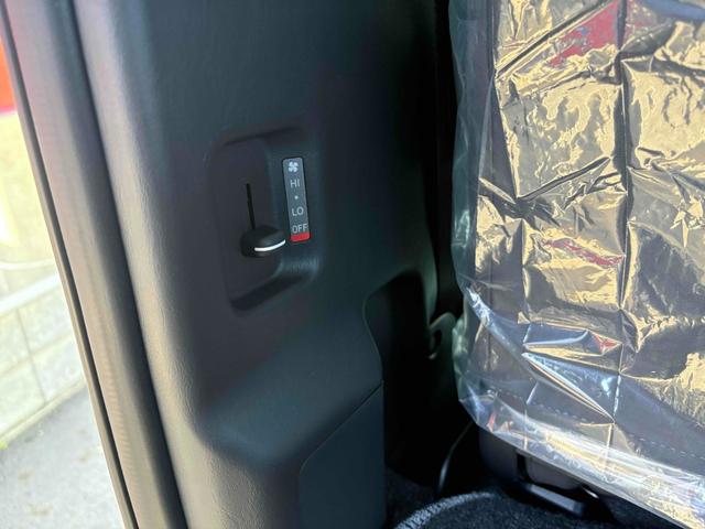 ハイエースコミューター スーパーロングＧＬ　登録済み未使用車　保証継承可　ＬＥＤヘッドランプ　パワースライドドア　パノラミックビューモニター　デジタルインナーミラー　ＳＲＳエアバック（30枚目）