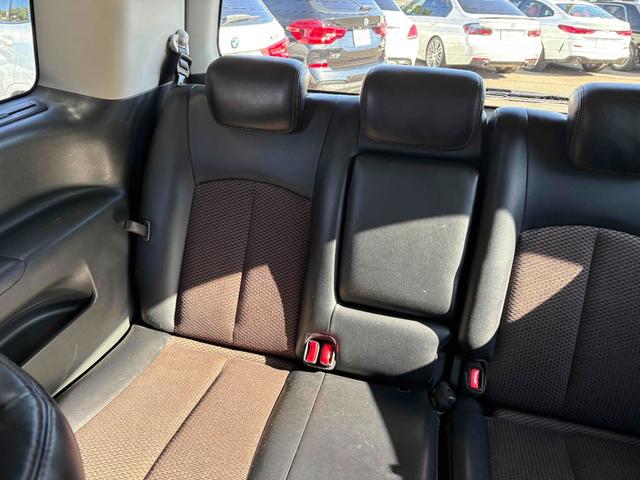 エルグランド ２５０ハイウェイスター　両側パワースライドドア　ナビ　後席モニター　ＴＶ　ＥＴＣ　Ｂカメラ　ＣＤ／ＤＶＤ　純正１８インチＡＷ　オットマン　オートライト　フォグランプ　スマートキー（39枚目）